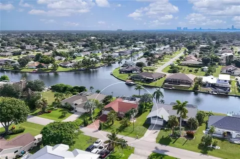 519 SE 20th Ct, Cape Coral, FL 33990
