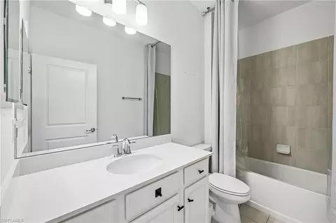 Bath - 2583 Vine Ave, Naples, FL 34120 photo 2 of 2