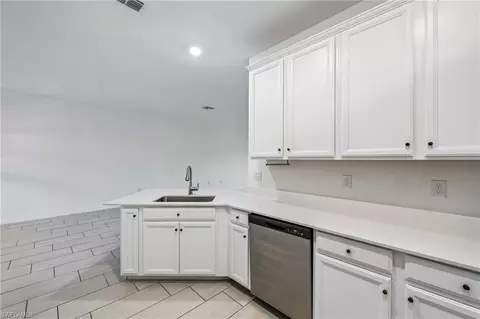 Kitchen - 2583 Vine Ave, Naples, FL 34120 photo 3 of 4