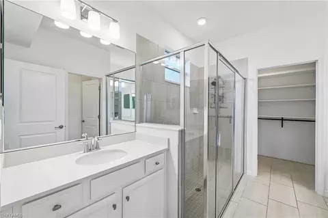Bath - 2583 Vine Ave, Naples, FL 34120 photo 1 of 2