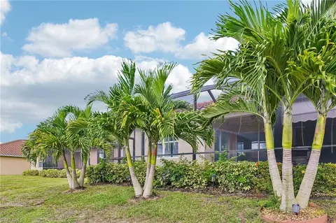 Exterior - 2583 Vine Ave, Naples, FL 34120 photo 4 of 4