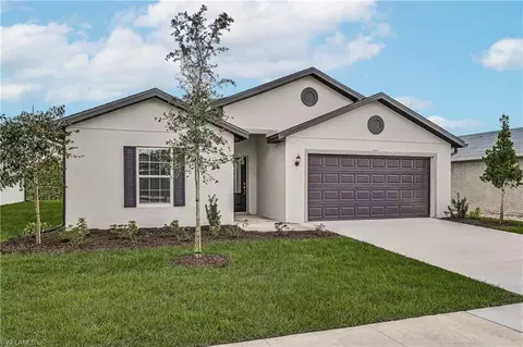 Exterior - 844 Gen D Macarthur Ave, Labelle, FL 33935 photo 2 of 3