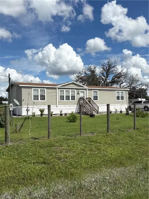 455 N Datil St, Clewiston, FL 33440 photo 2