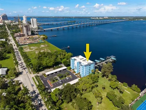 2711 First St #304, Fort Myers, FL 33916
