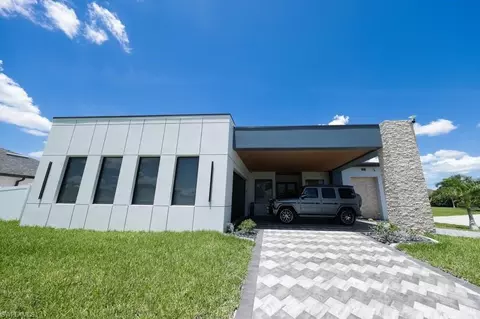910 NE 38th Ave, Cape Coral, FL 33993