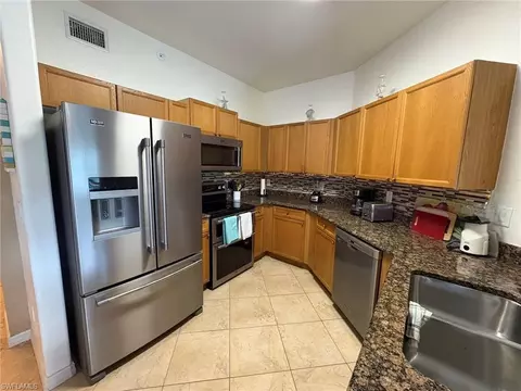 10031 Lake Cove Dr #201, Fort Myers, FL 33908