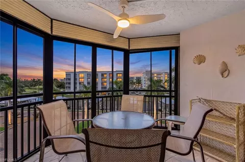 4263 Bay Beach Ln #314, Fort Myers Beach, FL 33931