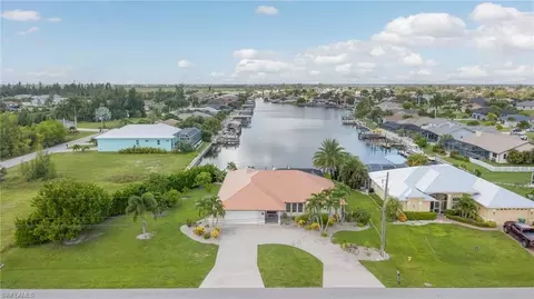 716 SW 32nd Ct, Cape Coral, FL 33991