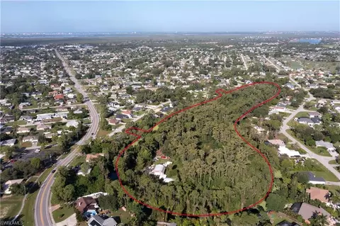 8177 8181 8089 Cypress Dr S, Fort Myers, FL 33967