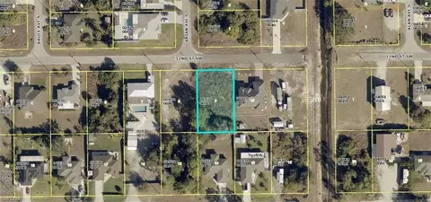 3905 32nd St SW, Lehigh Acres, FL 33976