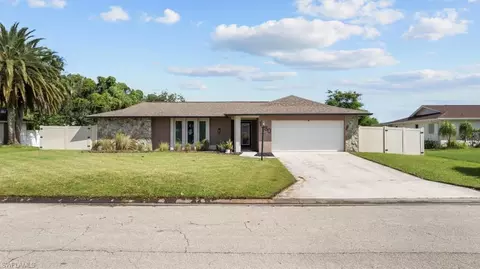 1380 Burgundy Dr, Fort Myers, FL 33919