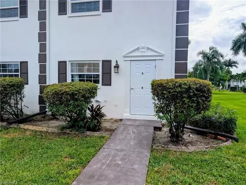 7049 New Post Dr #E4, North Fort Myers, FL 33917