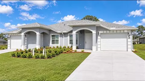 4716 4718 26th St SW, Lehigh Acres, FL 33973