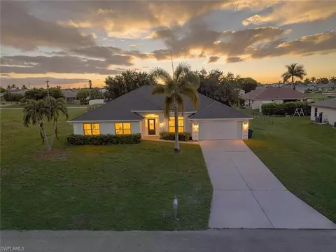 930 NW Juanita Pl, Cape Coral, FL 33993
