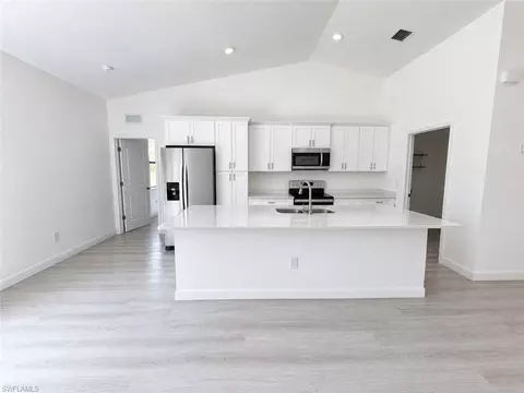 6045 Keystone Cir, Labelle, FL 33935 photo 2