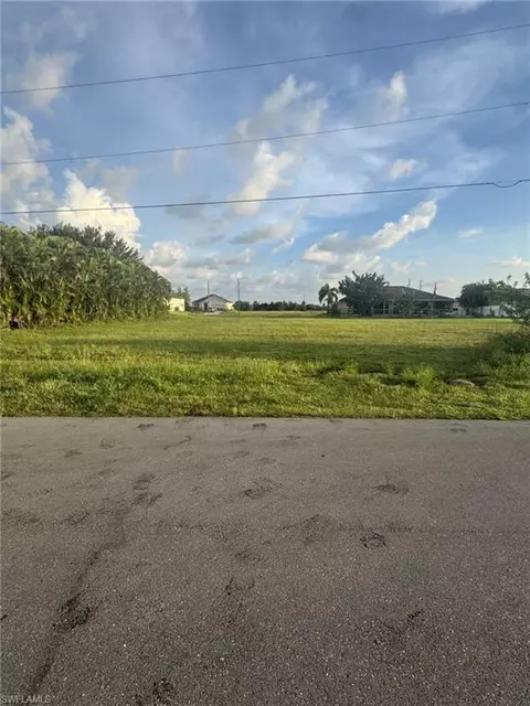 2724 NW 11th St, Cape Coral, FL 33993