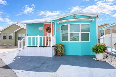 11095 Sunglow Ln, Fort Myers, FL 33908