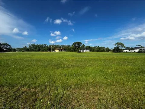 4306 NW Nw Cpe, Coral, FL 33993