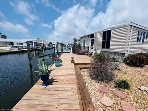11321 Bougainvillea Ln, Fort Myers Beach, FL 33931