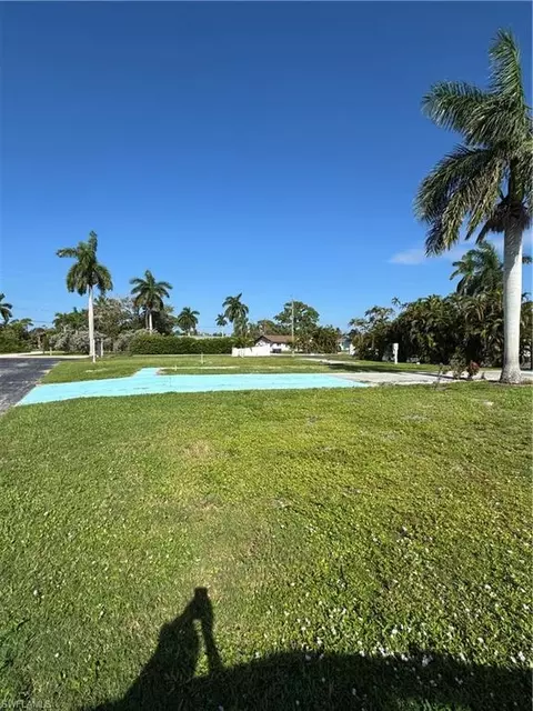 89 Sycamore Ln, Fort Myers, FL 33908