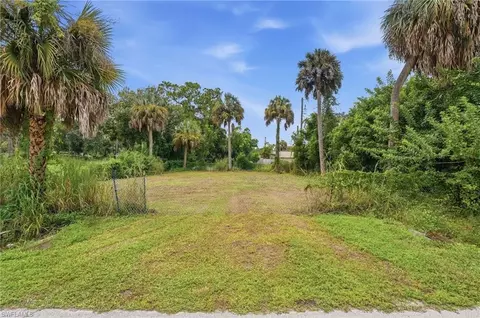 7680 Marx Dr, North Fort Myers, FL 33917