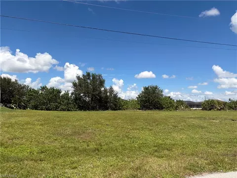 401 NW 8th Ter, Cape Coral, FL 33993