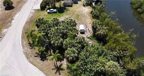 3921 Stabile Rd, Saint James City, FL 33956