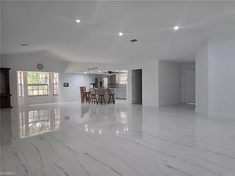 Living - 140 S Davis St, Labelle, FL 33935 photo 3 of 4