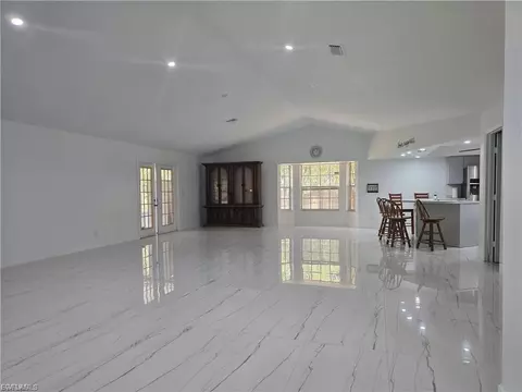 Living - 140 S Davis St, Labelle, FL 33935 photo 2 of 4