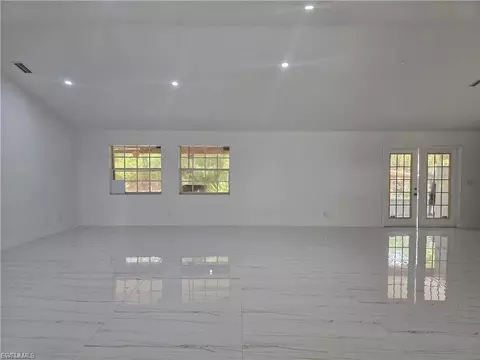 Living - 140 S Davis St, Labelle, FL 33935 photo 1 of 4