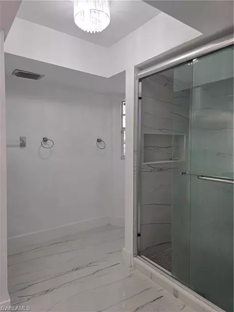 Bath - 140 S Davis St, Labelle, FL 33935 photo 2 of 2