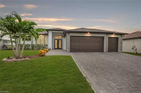2806 Miracle Pkwy, Cape Coral, FL 33914