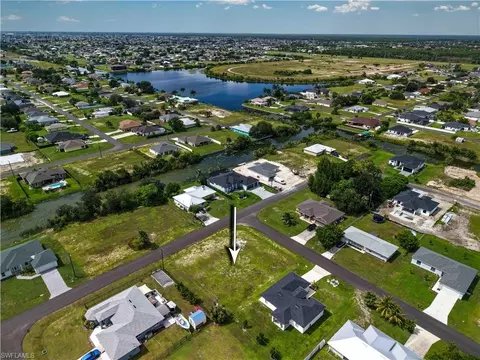 1320 NE 19th St, Cape Coral, FL 33909