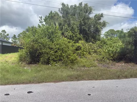 1027 Gladys St, Lehigh Acres, FL 33974