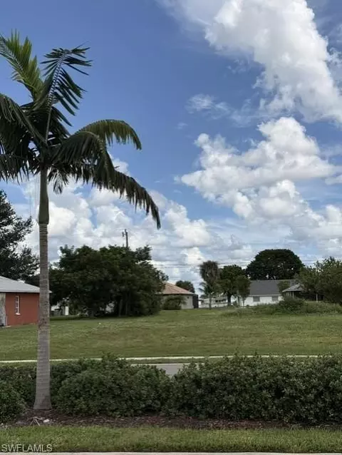 923 Nicholas Pkwy W, Cape Coral, FL 33991