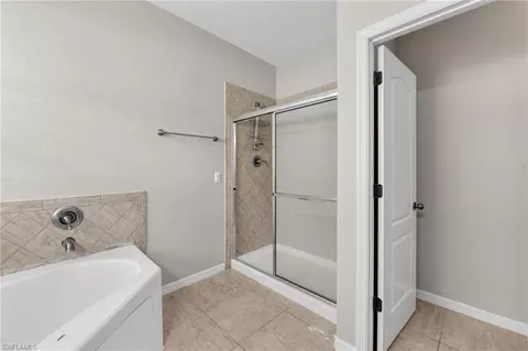 Bath - 12218 Lavender Loop, Bradenton, FL 34212 photo 1 of 3