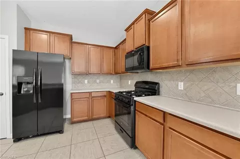 Kitchen - 12218 Lavender Loop, Bradenton, FL 34212 photo 2 of 3
