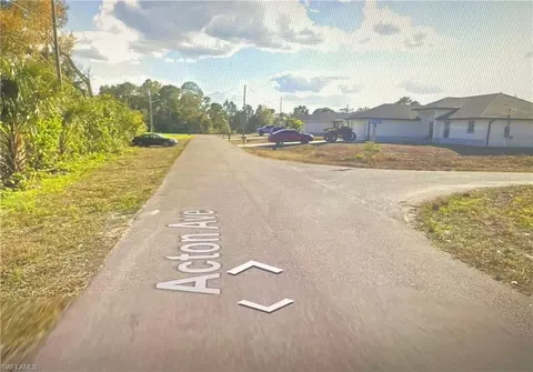 818 Acton Ave, Lehigh Acres, FL 33971 photo 5