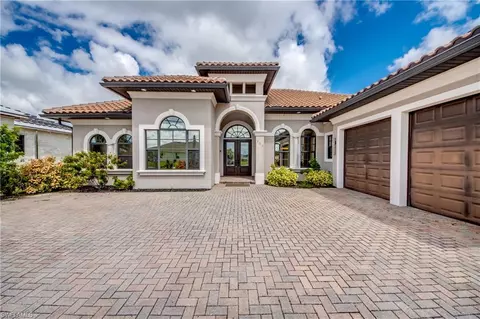 601 SW 40th Ter, Cape Coral, FL 33914