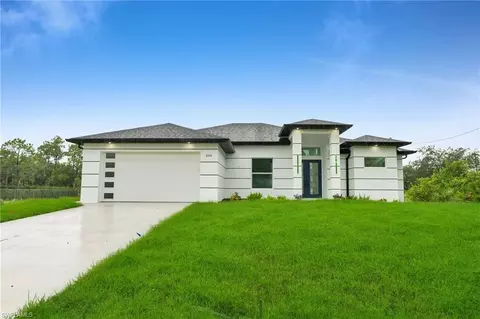3901 39th St SW, Lehigh Acres, FL 33976