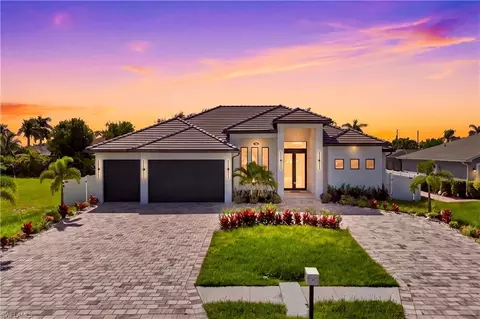2814 Surfside Blvd, Cape Coral, FL 33914
