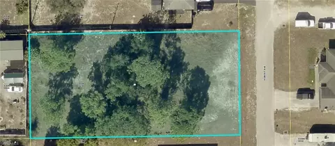 321 Robert Ave, Lehigh Acres, FL 33936