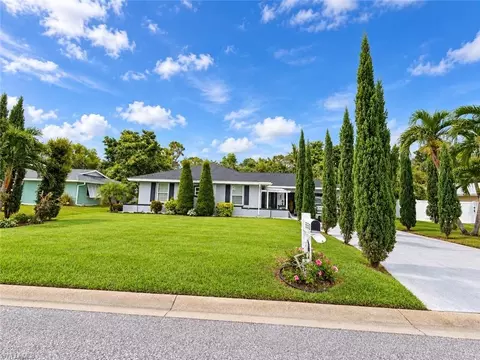 5550 New Pine Lake Dr, Fort Myers, FL 33907