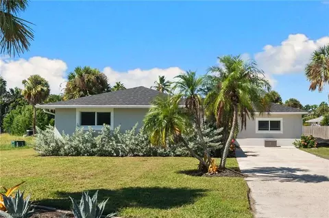 657 Cardium St, Sanibel, FL 33957