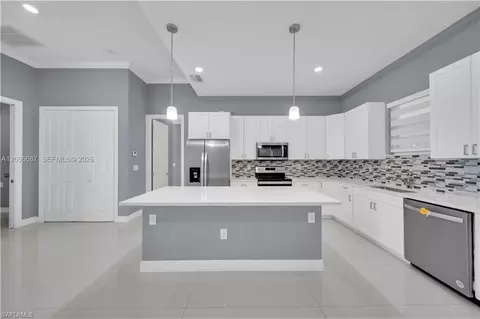 105 15 St E, Lehigh Acres, FL 33972