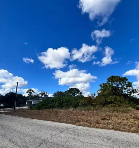 122 Pixie Ave, Labelle, FL 33935