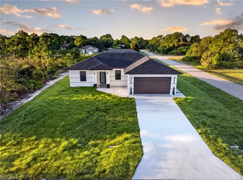 2621 40th St W, Lehigh Acres, FL 33971
