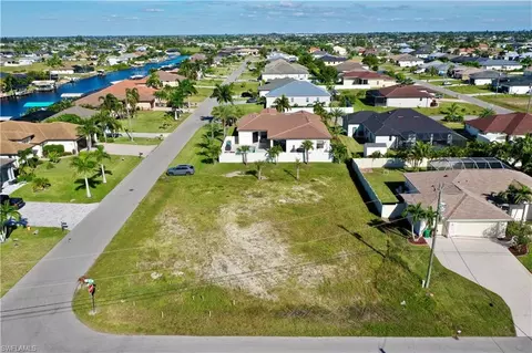 309 NW 35th Pl, Cape Coral, FL 33993
