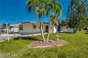 7126 Ladyfish Dr, Saint James City, FL 33956