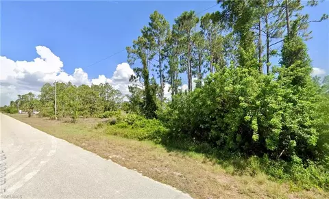 610 Ames St E, Lehigh Acres, FL 33974 photo 3